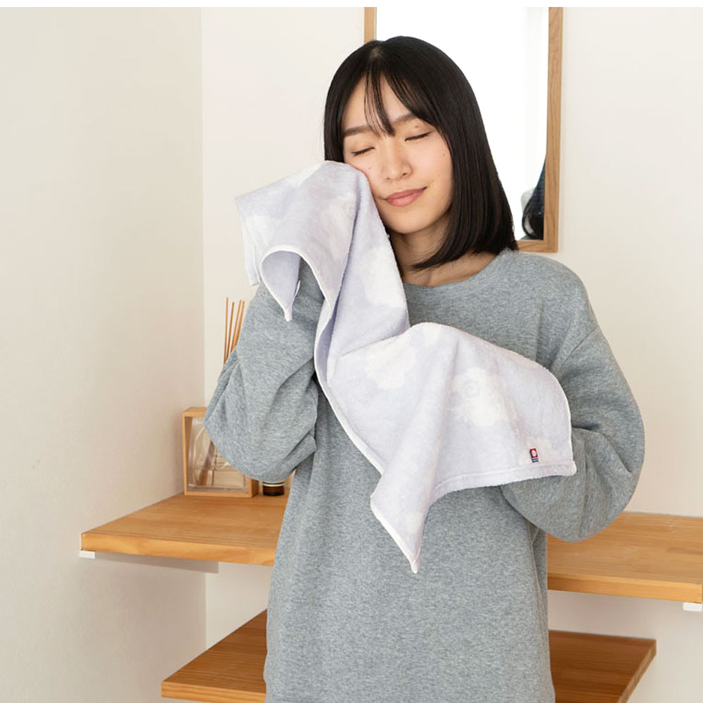ふわふわひつじフェイスタオル使用イメージ